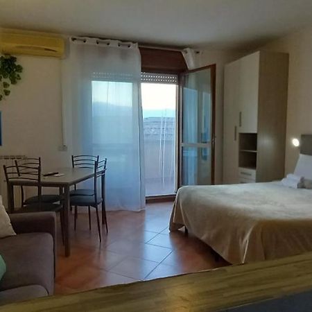 Alloggio Turistico A Via Modugno Vitinia Exteriör bild
