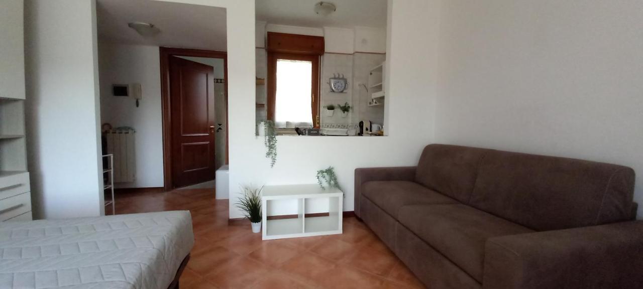 Alloggio Turistico A Via Modugno Vitinia Exteriör bild